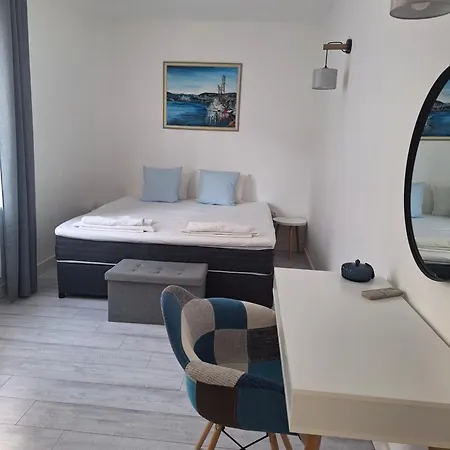 Apartament Desi